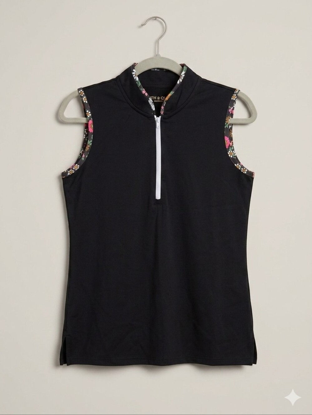 SMITH & QUINN Kennedy 1/2 Zip Contrast Trim Women's Sleeveless Golf Shirt Size M